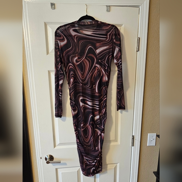 Dress - Picture 4 of 4